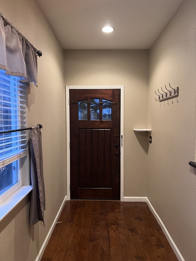 Photo - 457 Morales Ct