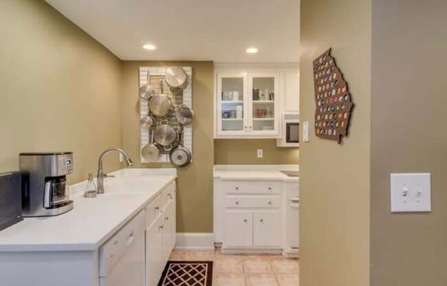 Photo - 2068 Walton Wy