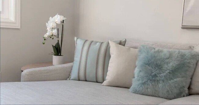 Photo - 1170 Queen St E Unit ID1227127P