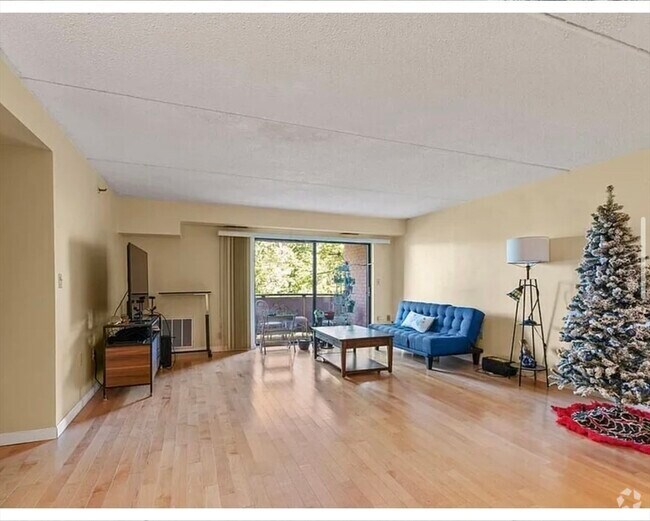Building Photo - 2500 Mystic Valley Pkwy Unit 507 Rental