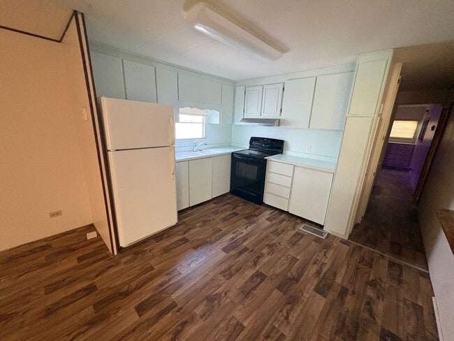 Photo - Tavares 1 Bed 1 Bath Waterfront Mobile Home Unit 1