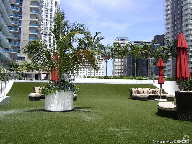 Building Photo - 1111 SW 1st Ave Unit 2722-N Rental