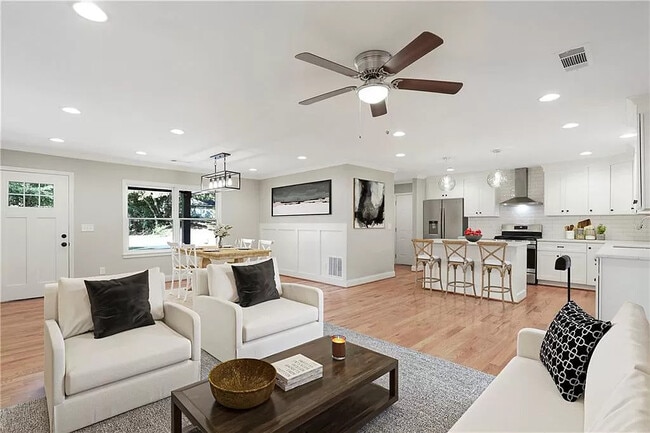 Photo - 334 Michael Dr