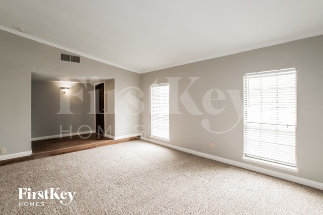 Photo - 1835 Tree Line Dr