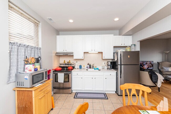 3906 W Belmont Ave Unit 1