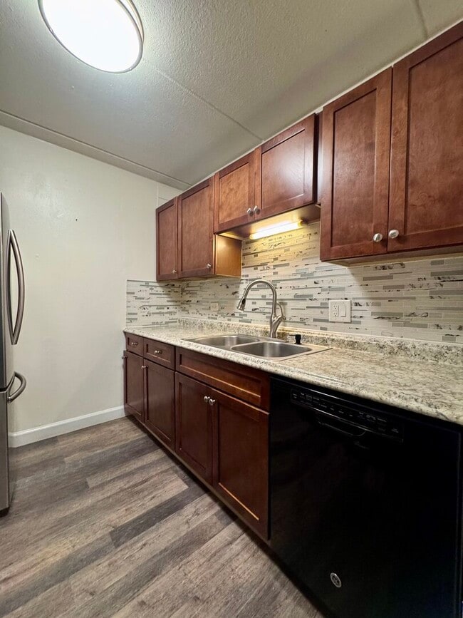 Photo - 270 Shorewood Dr Unit GA