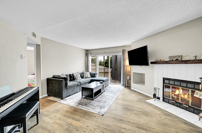 Building Photo - 1226 S Monaco Pkwy Unit B308 Rental