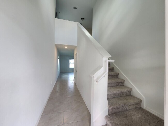 Beautiful New Construction Spacious Home in Savannah Lakes Community
