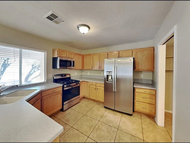 Photo - 5709 Heatherwood St