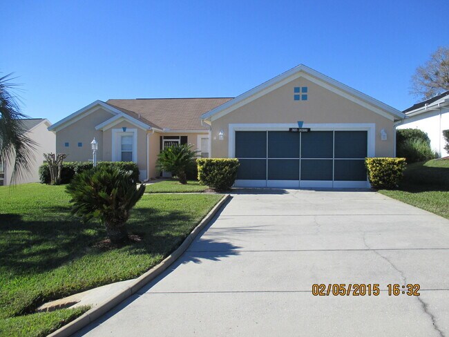Building Photo - Lovely Oakwood Village Home