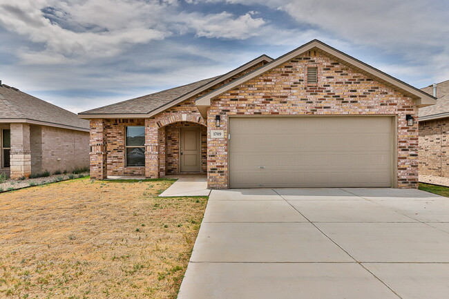 Building Photo - Newer 3/2/2 Home in Bell Farms!