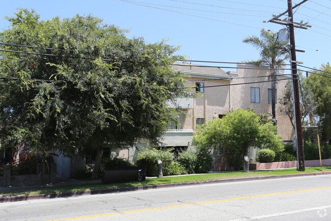 3223 Bagley Ave.