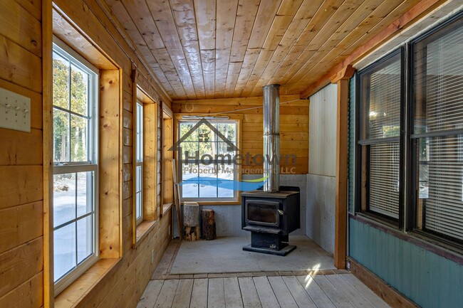 Photo - 2 Bedroom 1 Bathroom Home in a Beautiful Remote Rustic Setting Available in Priest River!
