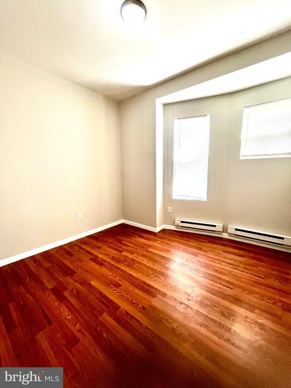 Photo - 7106 Devon St