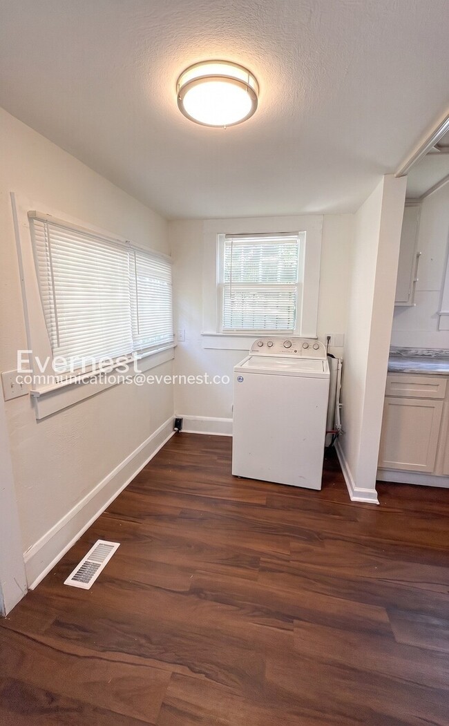 Photo - 3 Bed/2 Bath Home with Fenced Yard / Available Now!