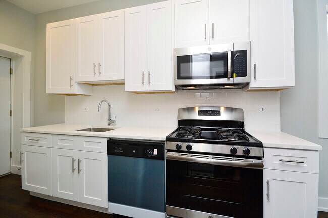 Photo - 2721 W Division St Unit 2R