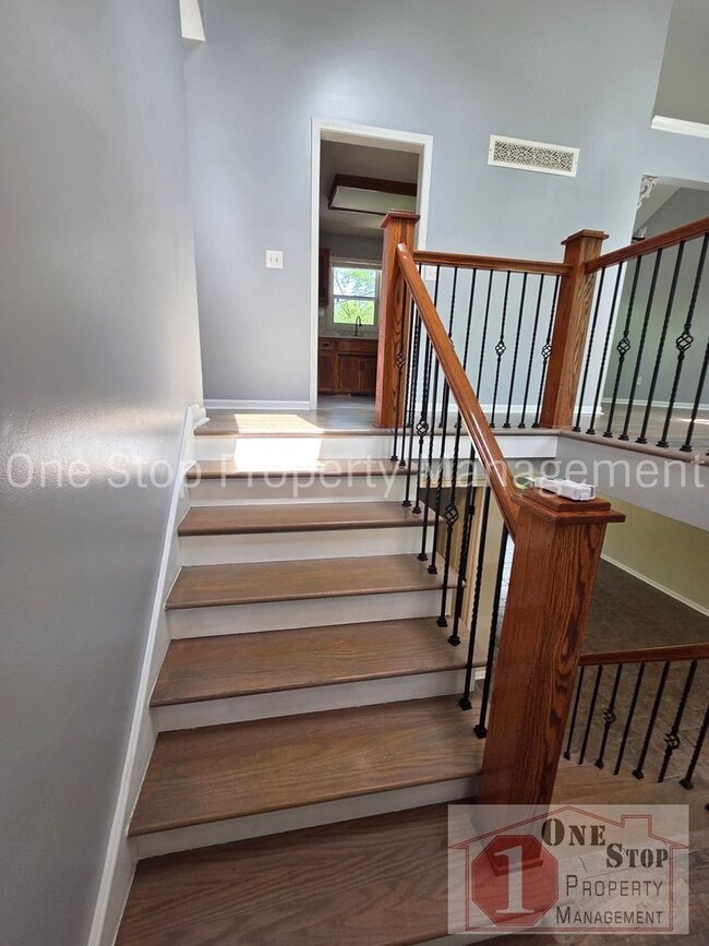 Photo - Beautiful 3 Bedroom 2.5 Bathroom in KCMO!