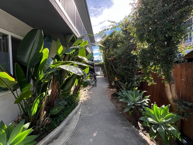 Photo - 12737 Matteson Ave Unidad 8