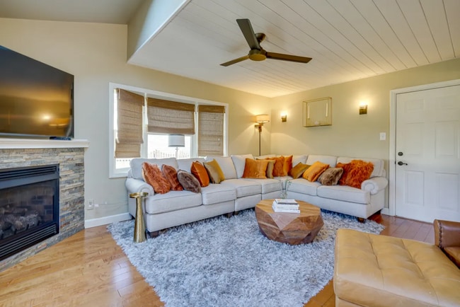 Sala de estar - 151 Rambling Rd