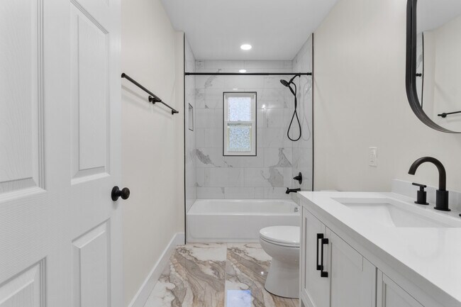 Photo - 4071 N College Ave