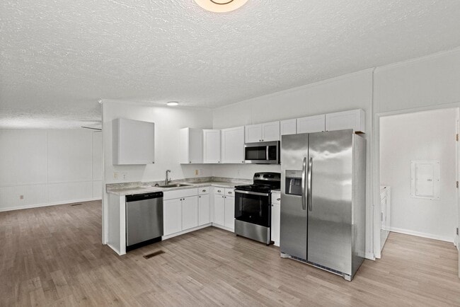 Photo - 185 Justice Rd