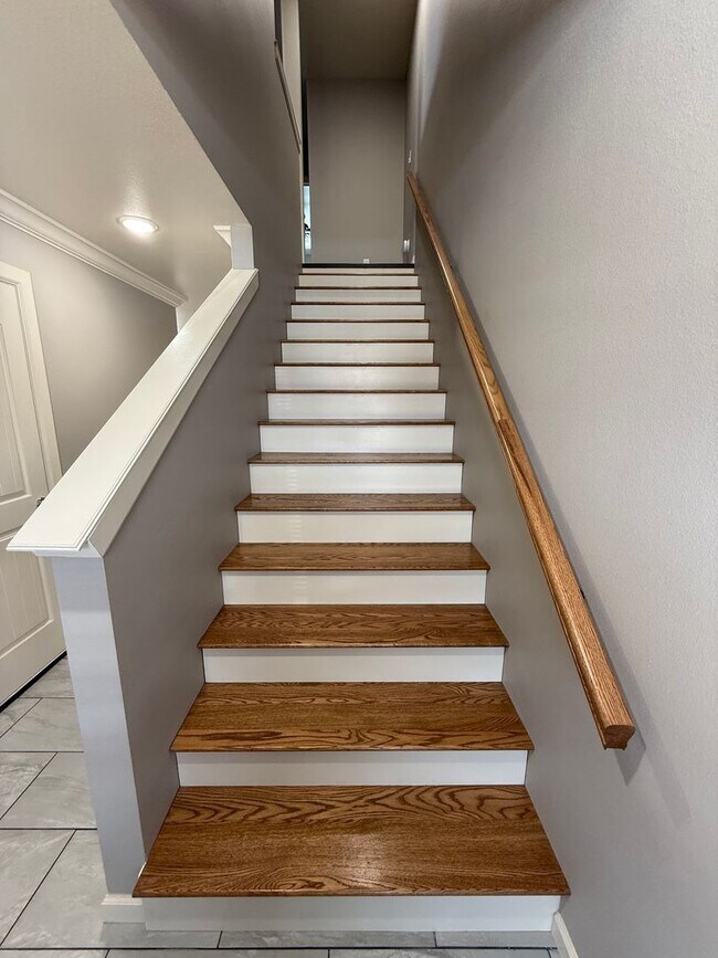 9004-9006 Sandra Way