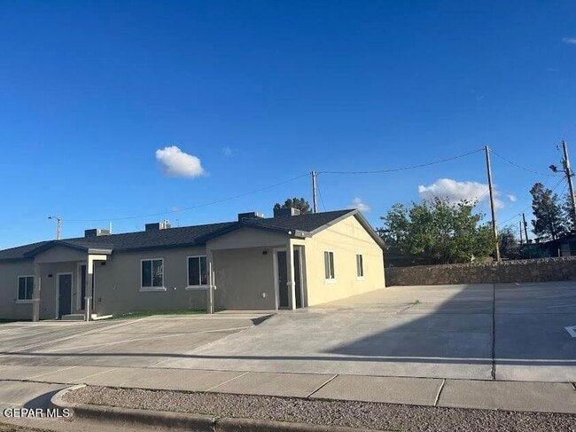 Photo - 8761 Lawson -