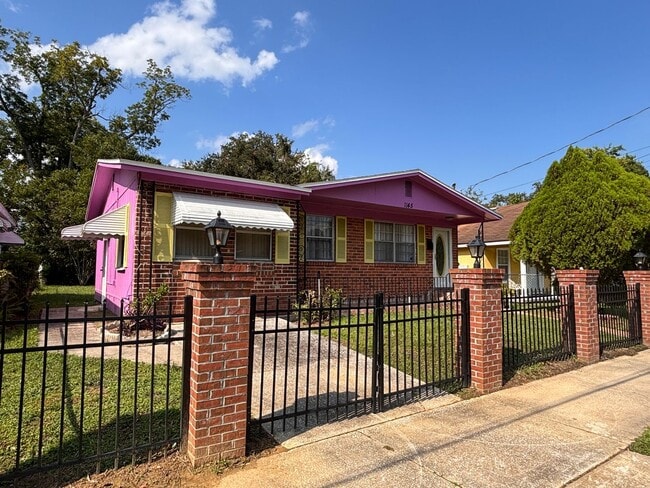 Building Photo - Awesome 3/2 on the Northside Rental