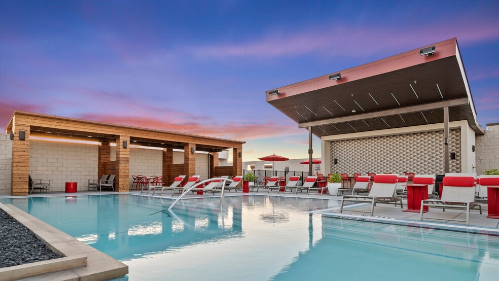 Rooftop Resort-Style Pool