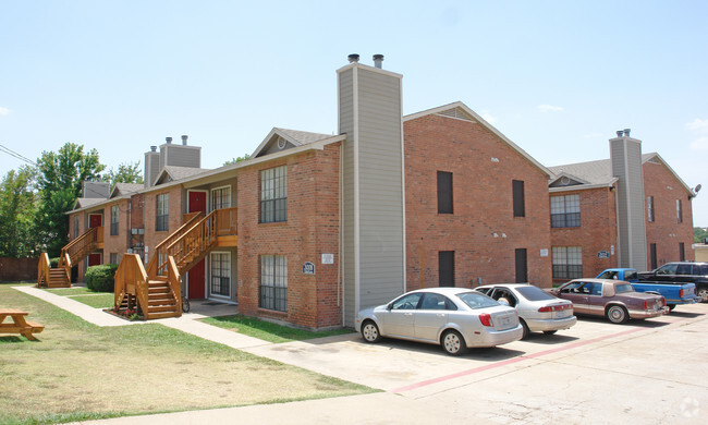 Chalk Gardens - Chalk Gardens Apartments