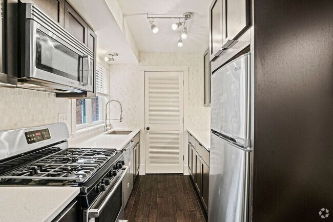 Building Photo - Captivating 2 Bedroom Unit in Capitol Hill...