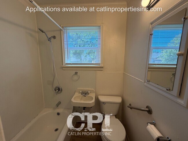 806 1/2 Ayers Duplex - Multi - Family