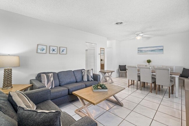 Photo - 262 SE 9th Ave