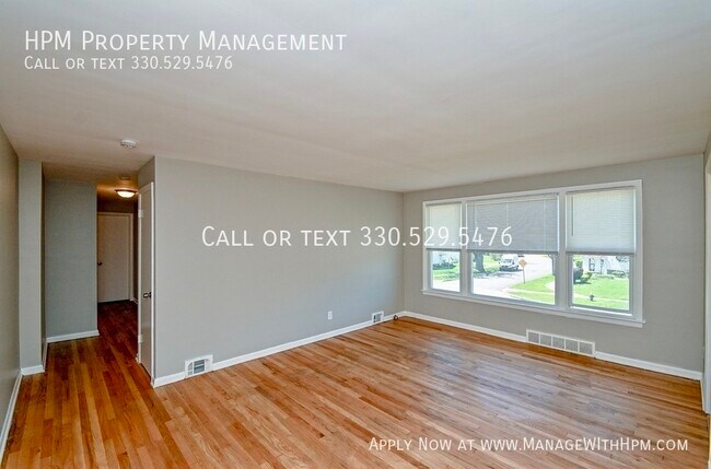 Photo - 885 S Green Rd