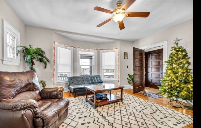 Photo - 1359 Warren Rd