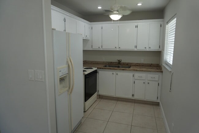 Building Photo - 168 Coventry G Rental