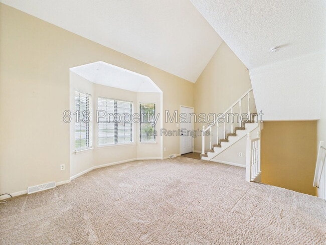 168 SW Robin Rd