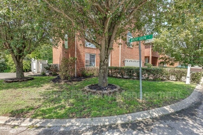 Photo - 701 Brent Glen Pl