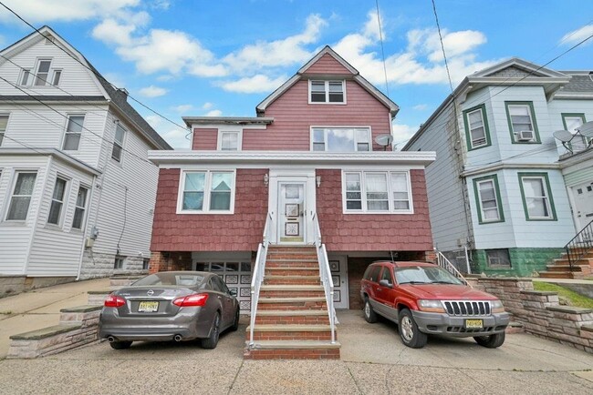 Photo - 33 E 42nd St Unit 3