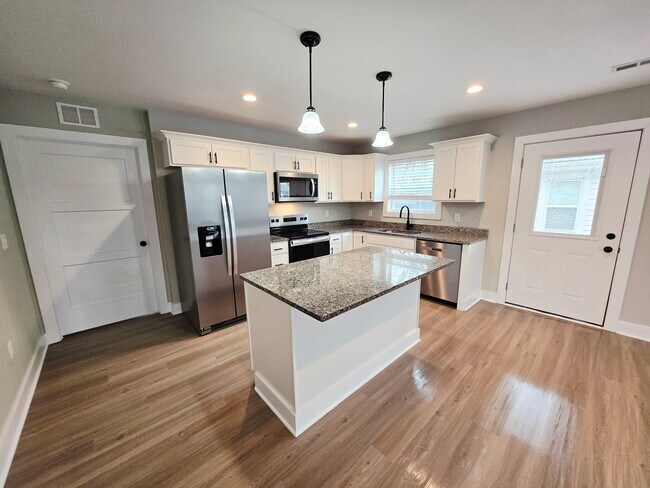 Photo - 106 E Kentucky Ave