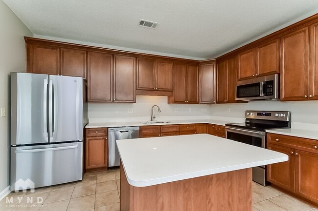 Photo - 4050 Sidlehill Dr