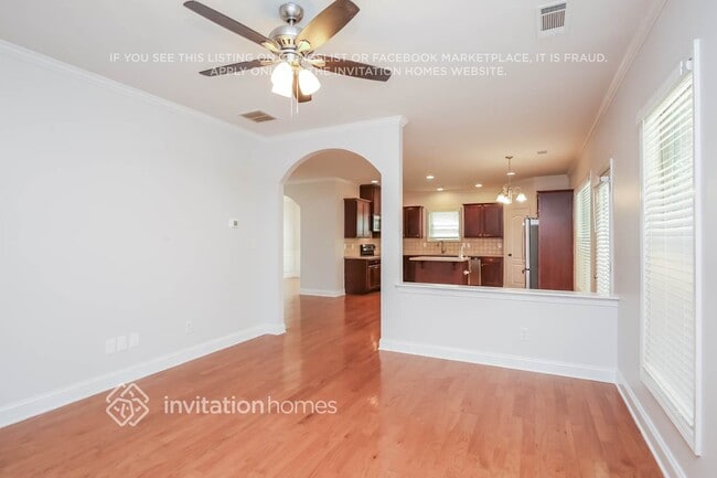 532 Suwanee Oaks Dr NE