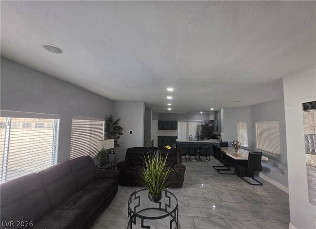 Photo - 7180 N Campbell Rd