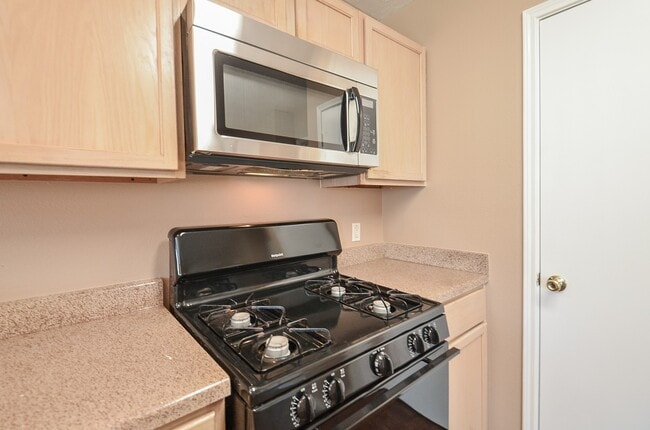 Photo - 17327 Davenway Dr