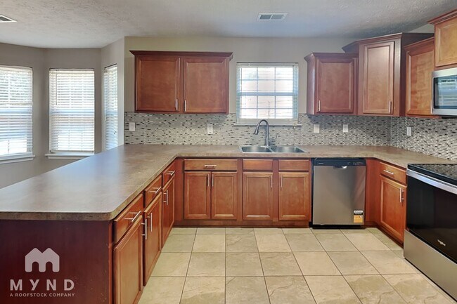 3349 Ashford Loop