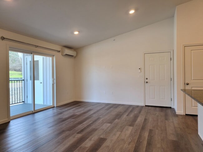 Photo - 4611 Commerce St Unit Apt 104