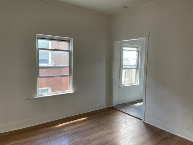 Photo - 136 George St