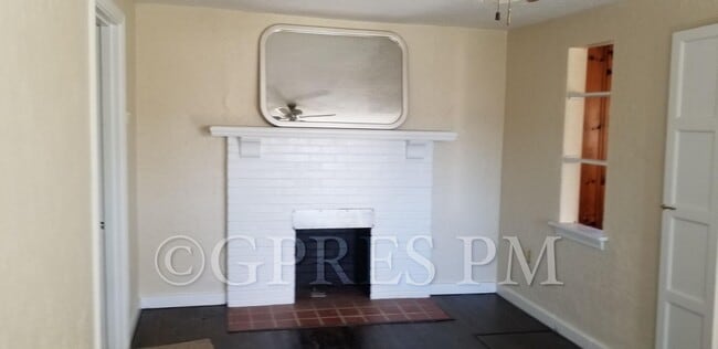 Photo - 2 Bedroom House for rent in Hampton