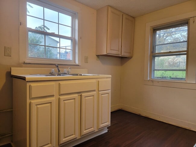 Photo - 2 Bedroom Single Family Home Alert!!!