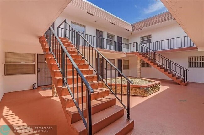 Photo - 230 SW 1st St Unidad G-8